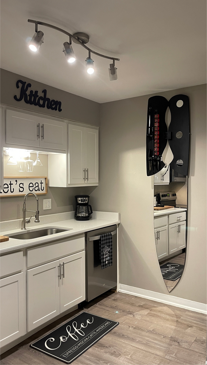 ESPEJO CON FORMA DE CUCHILLO PARA COCINA